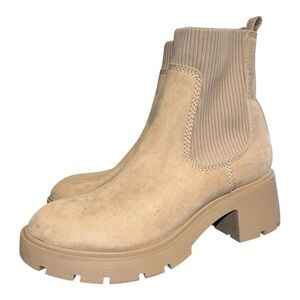 No Boundaries Bone Chelsea Boots – Size 8
